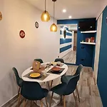 Mooniq * Napoli